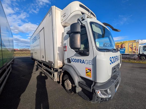 RENAULT TRUCKS D D 12 PORTEUR FRIGO (03/27) - Vue 3