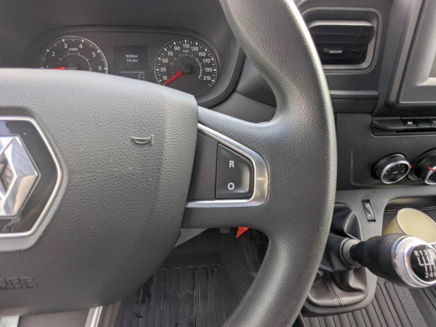 RENAULT Master Fg F3500 L2H3 2.3 dCi 135ch Grand Confort E6 16241.67€ ht - Photo 10