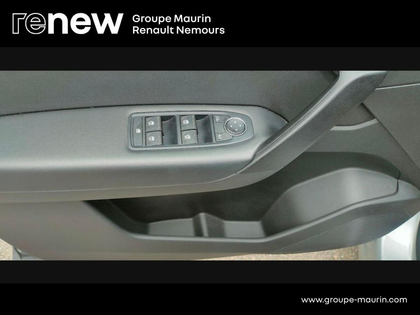 RENAULT Captur 1.6 E-Tech hybride 145ch Business - Photo 18