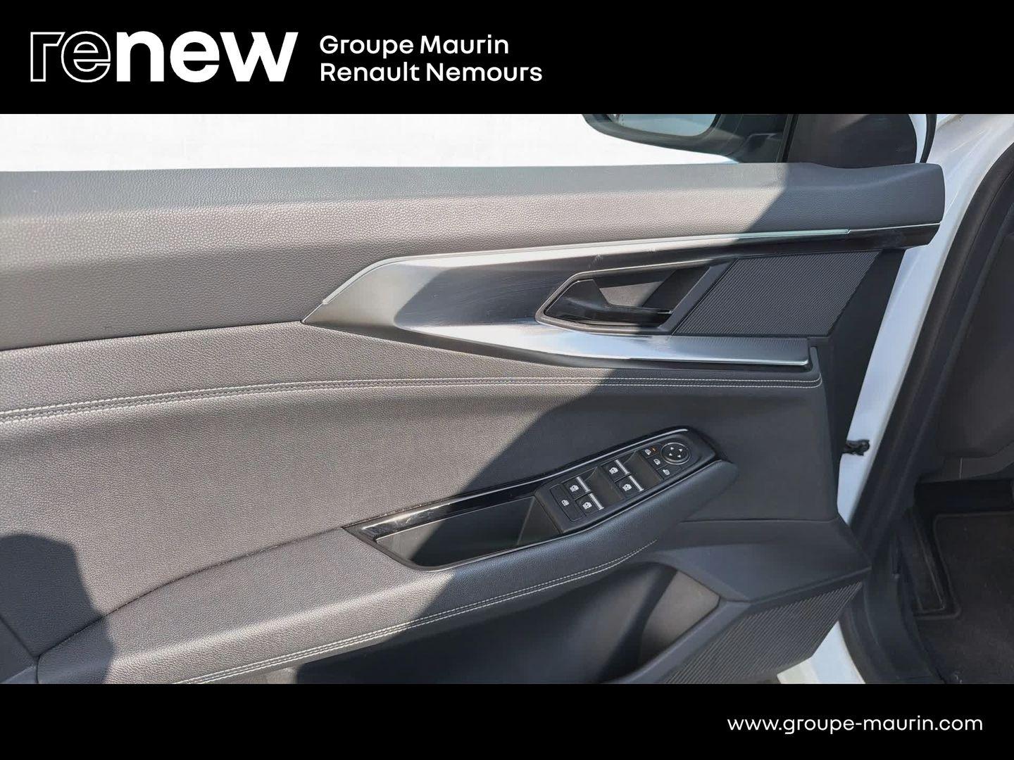 RENAULT Austral 1.2 E-Tech full hybrid 200ch Iconic - Photo 17