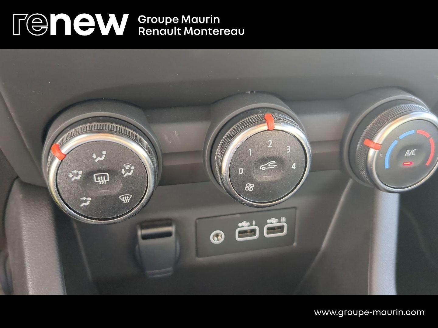 RENAULT Clio 1.0 TCe 90ch Evolution - Photo 28
