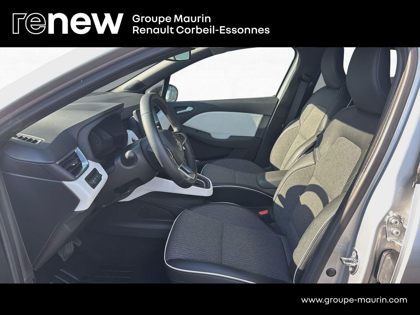 RENAULT Clio 1.6 E-Tech hybride 145ch Techno - Photo 11