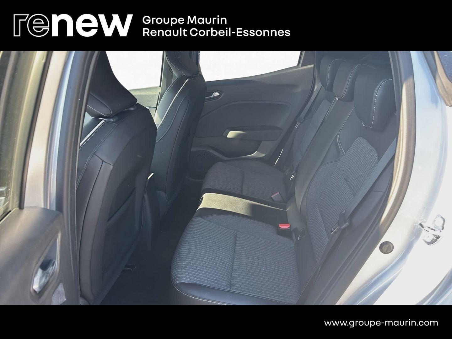 RENAULT Clio 1.6 E-Tech hybride 145ch Techno - Photo 12