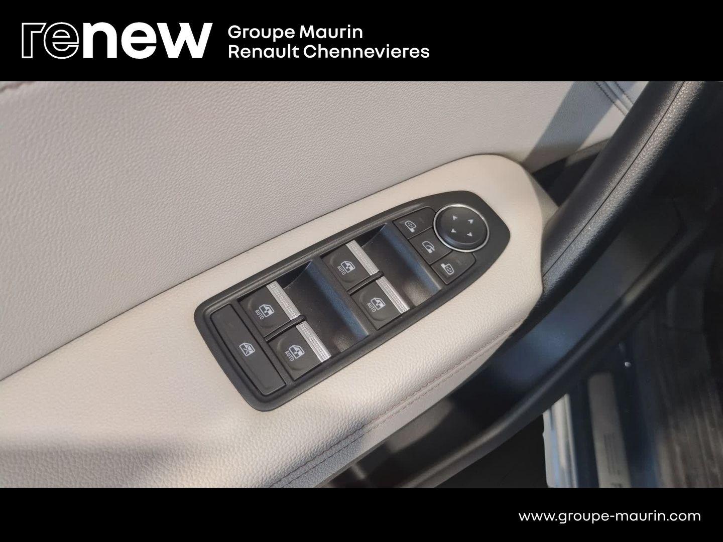 RENAULT Captur 1.6 E-Tech hybride 145ch Iconic - Photo 11